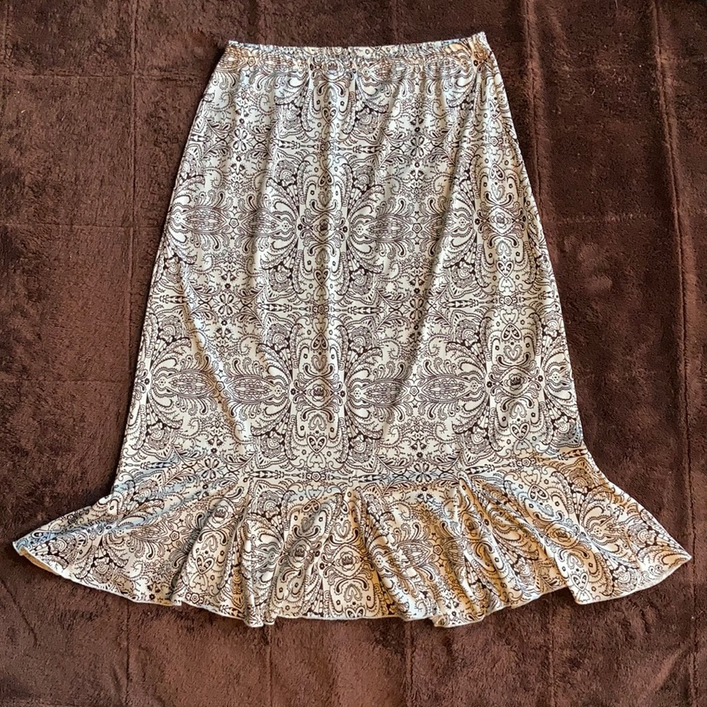 White & Black Design Flare Skirt